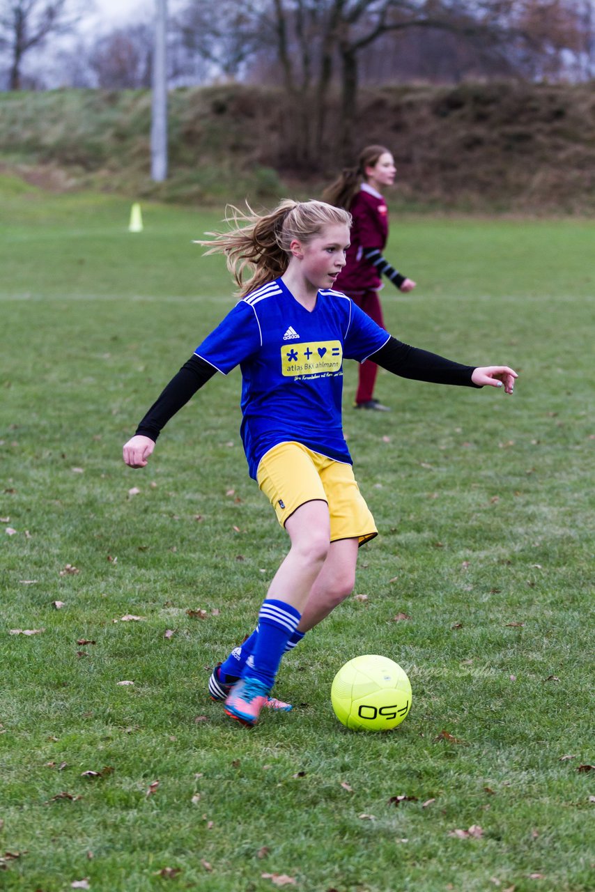 Bild 114 - B-Juniorinnen TSV Gnutz o.W. - SV Henstedt Ulzburg II : Ergebnis: ca. 5:0